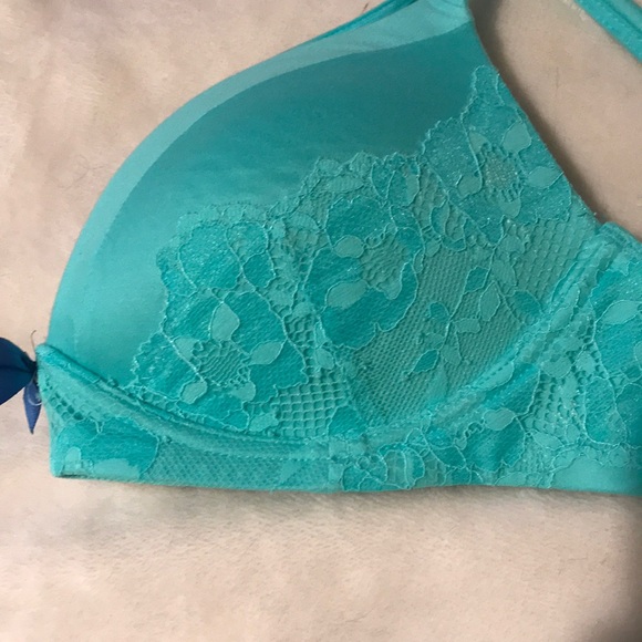 Victoria’s Secret Bra size 34A - Picture 2 of 4